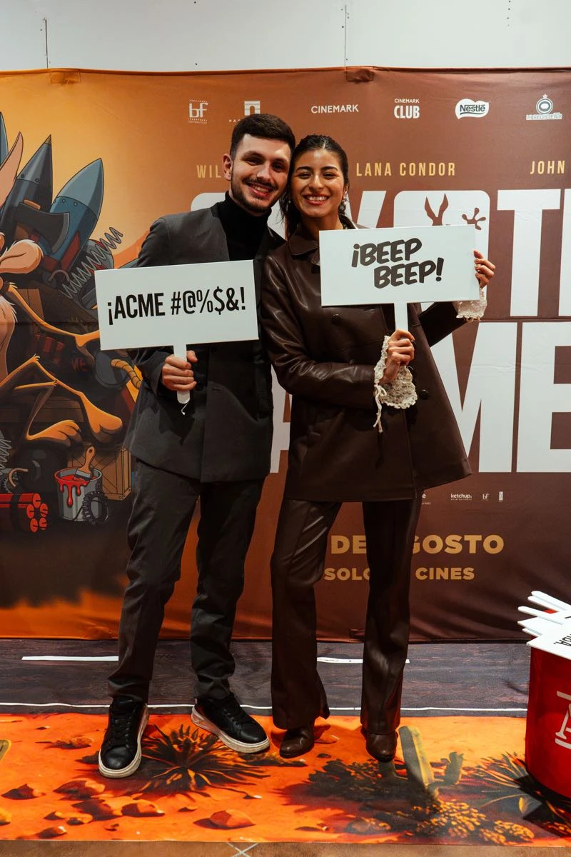 GENTE premieree Coyote vs ACME