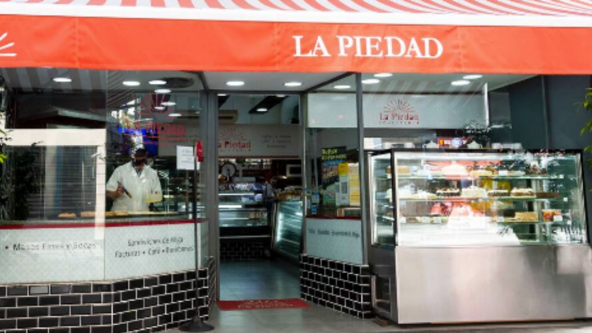 La piedad-confitería de 1944-sandwiches de miga Jorge Bergoglio