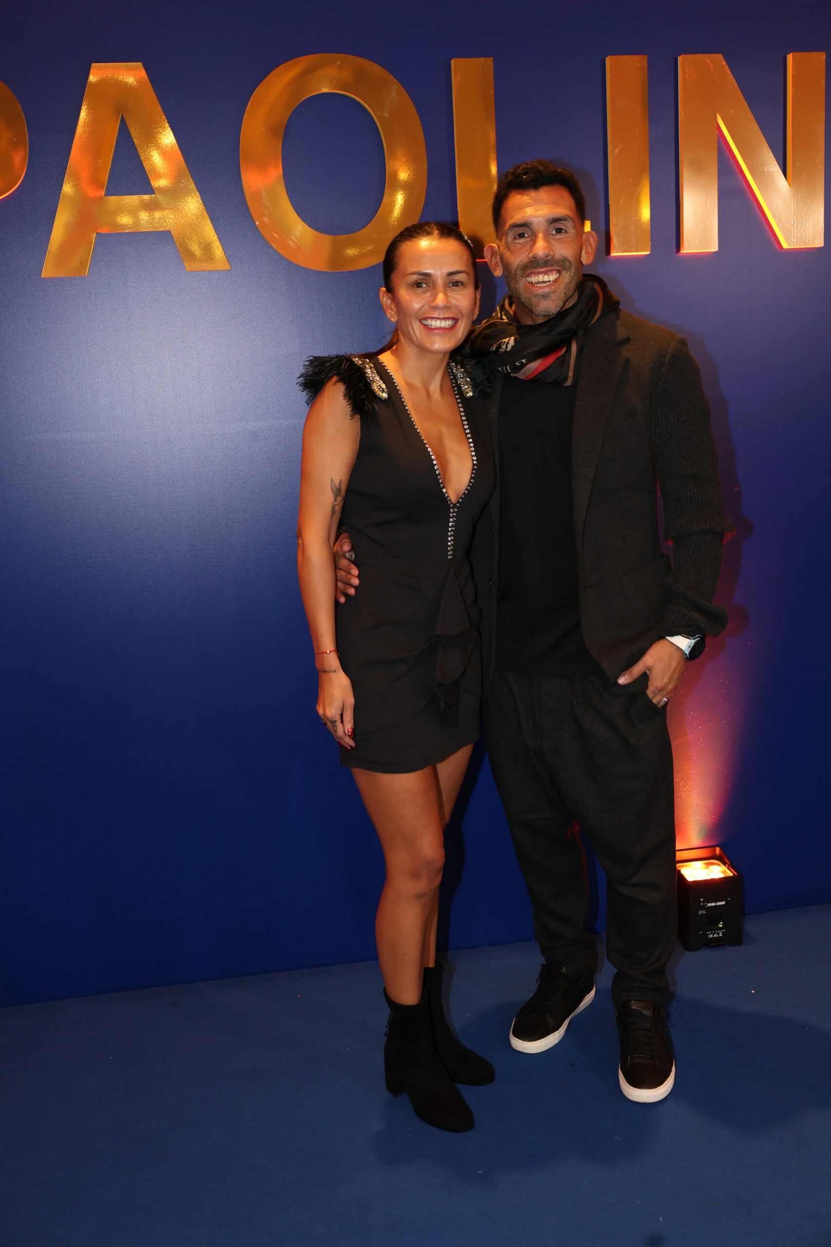 Carlos junto a su esposa.