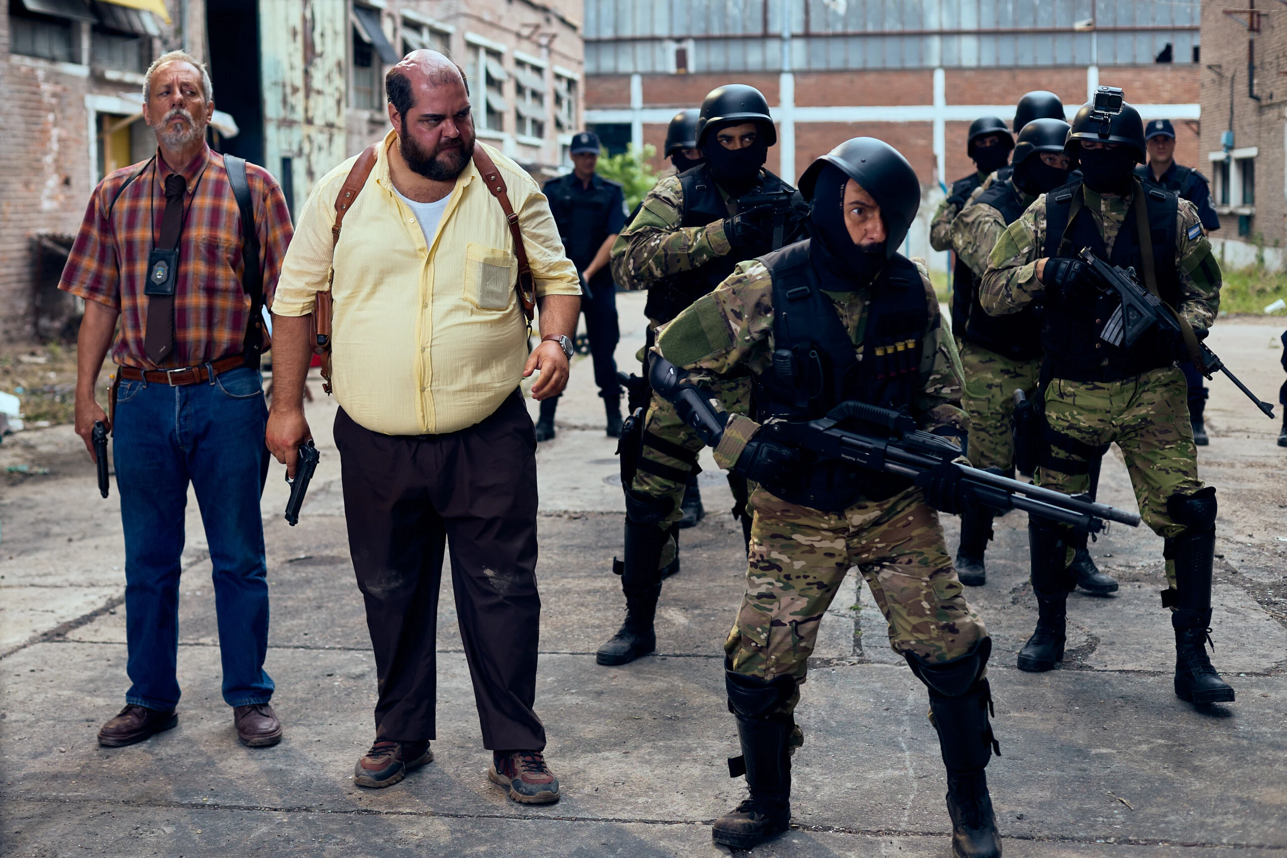 La caracterización de Barassi para la serie. En la foto, acompañado por Yayo en una de las escenas más movidas.