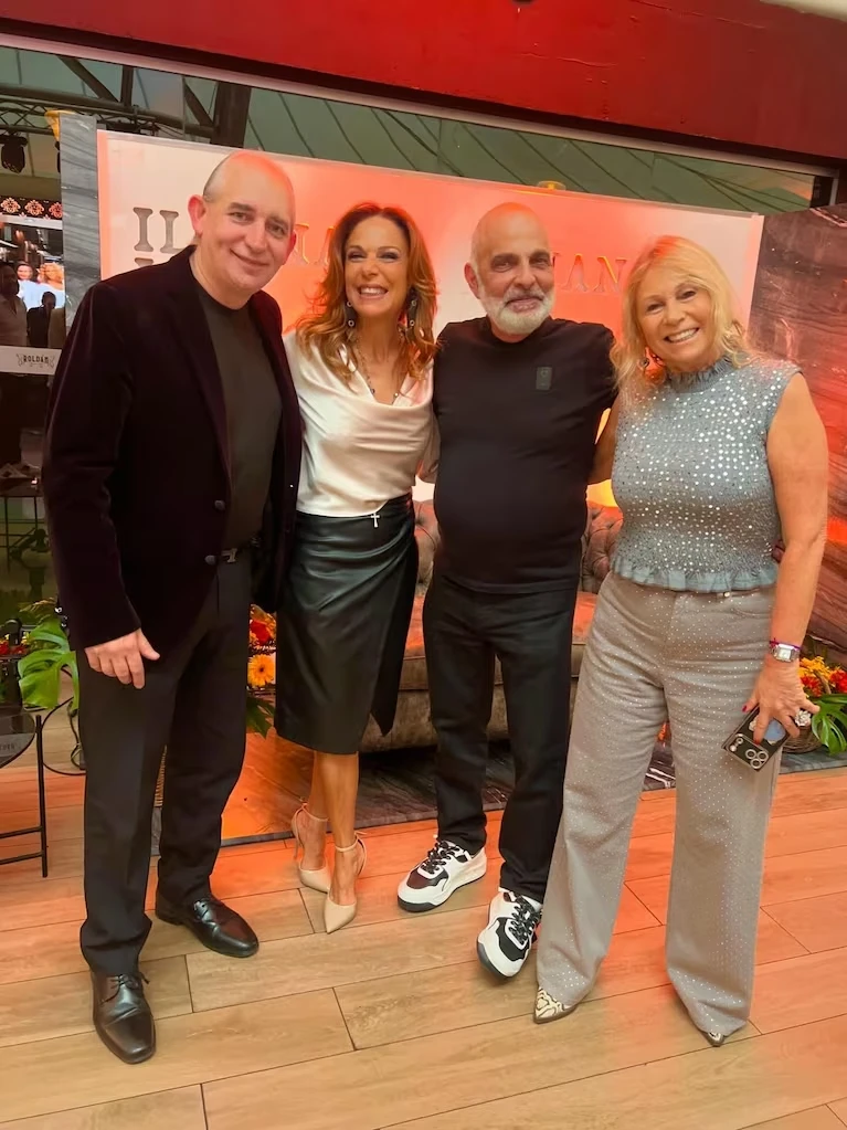 Iliana Calabró y Luis Stefano junto a Ana Rosenfeld, la persona que ofició de celestina.