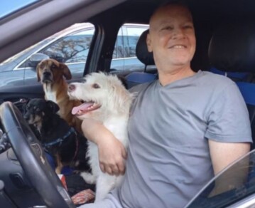 Desesperado pedido de las amigas de Leandro Rud para encontrar una familia para Tony, uno de sus perritos