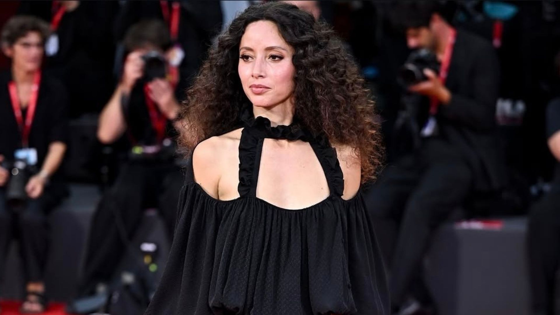 Quién es la argentina que deslumbró en la red carpet del Festival de Venecia con un look de Chloé y una película junto a John Malkovich