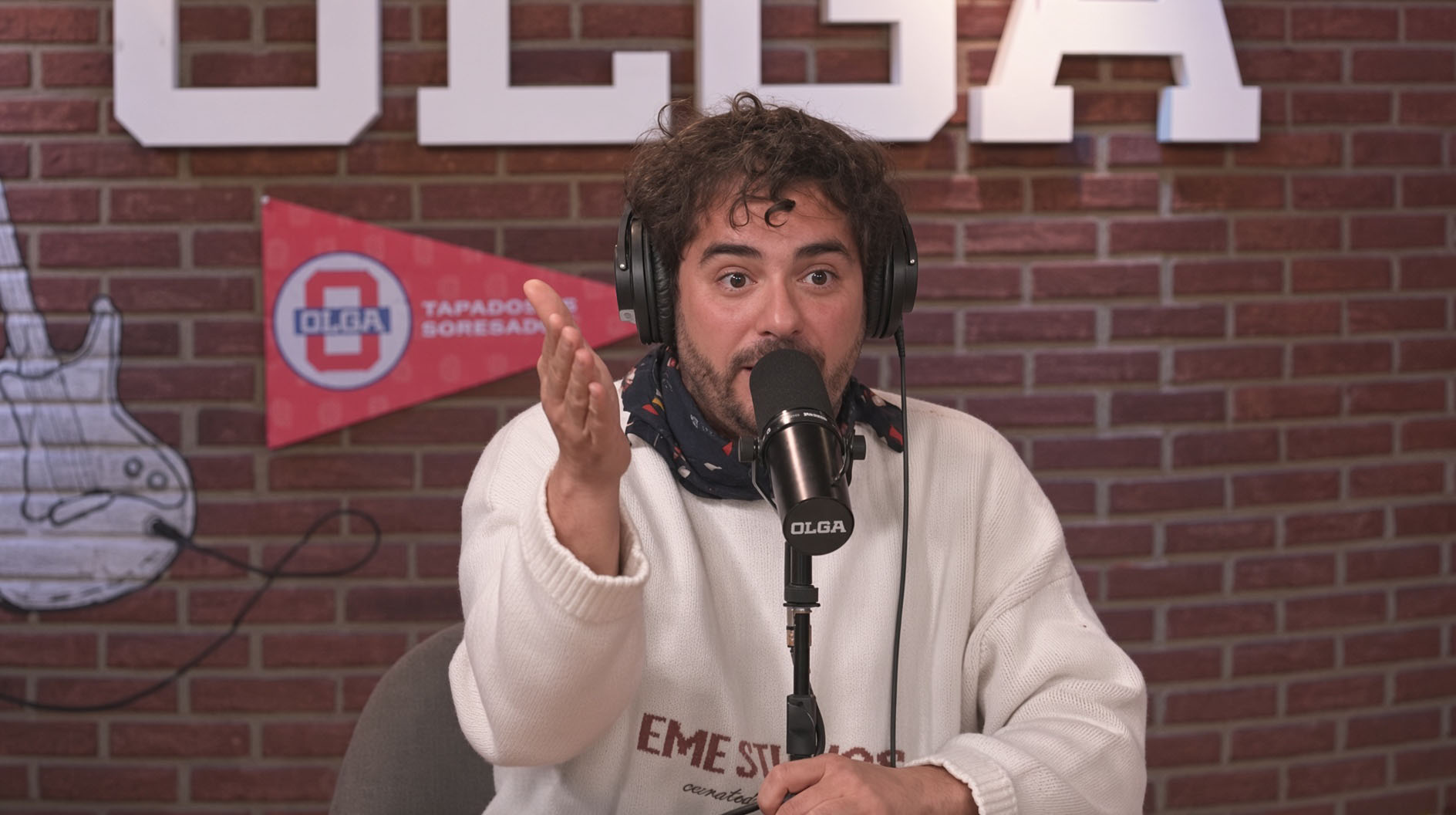 "Si salgo y me pegan un tiro, fue él": Homero Pettinato fue amenazado de muerte en vivo por un acosador de Sofi Gonet