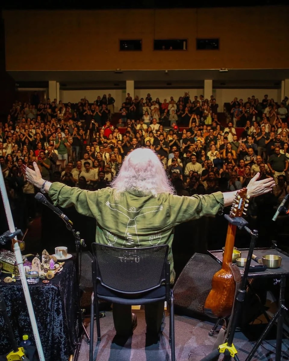 GUSTAVO SANTAOLALLA