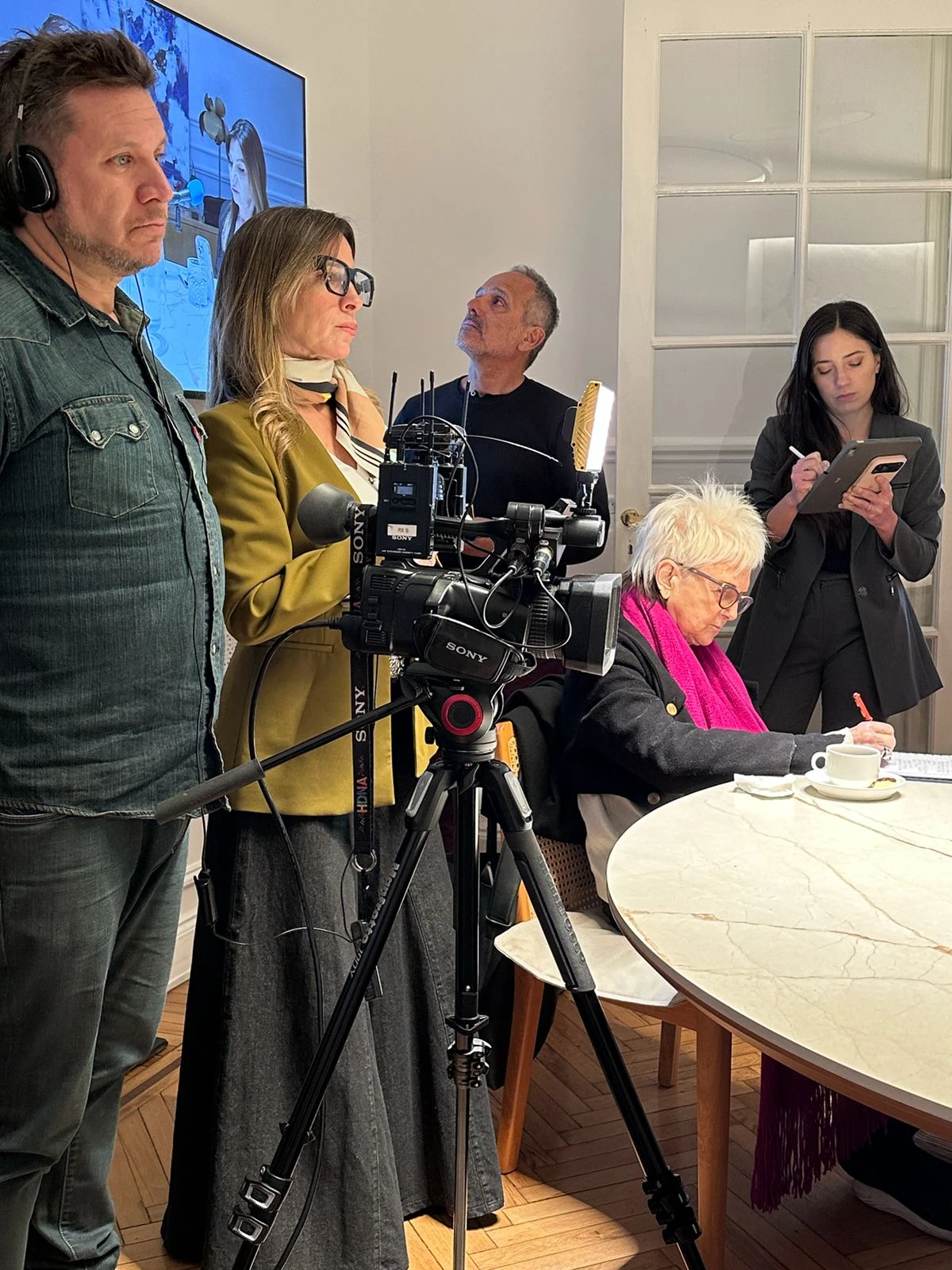 Sandra Borghi, junto a su equipo, en acción.