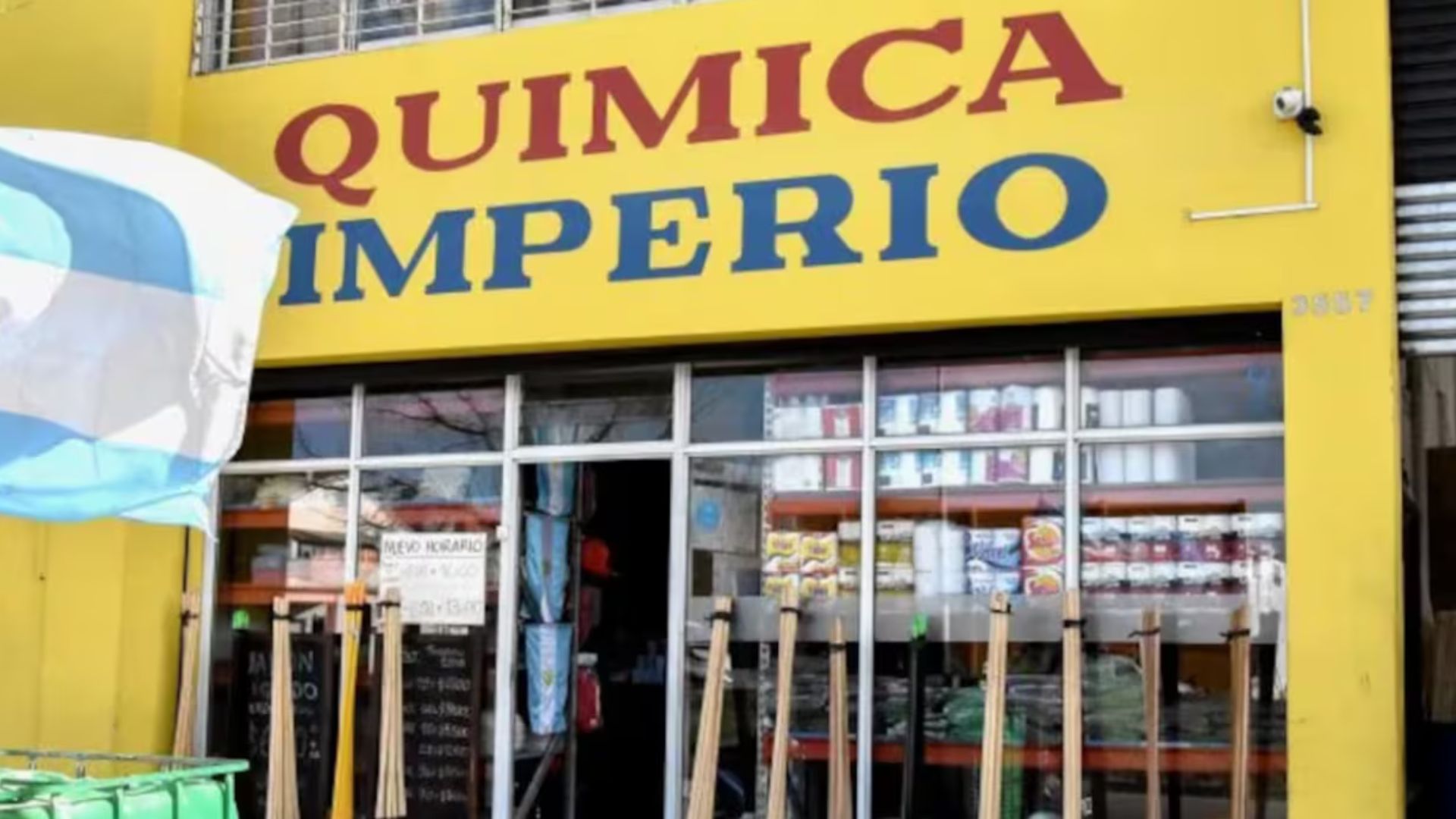 “Los reventé": el brutal llamado al 911 del comerciante que mató a un adolescente e hirió a varios más