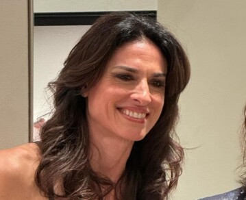 Gabriela Sabatini marcó tendencia para la primavera con un look romántico y dos trends que vuelven con todo