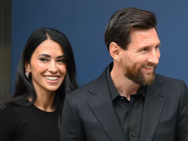 Antonela Roccuzzo y Lionel Messi: las claves de los looks total black con los que revolucionaron España