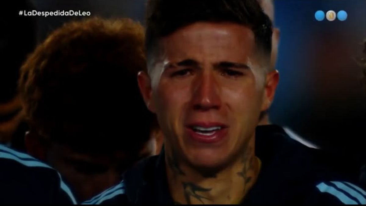 El desconsolado llanto de Enzo Fernández durante el discurso de despedida de Messi