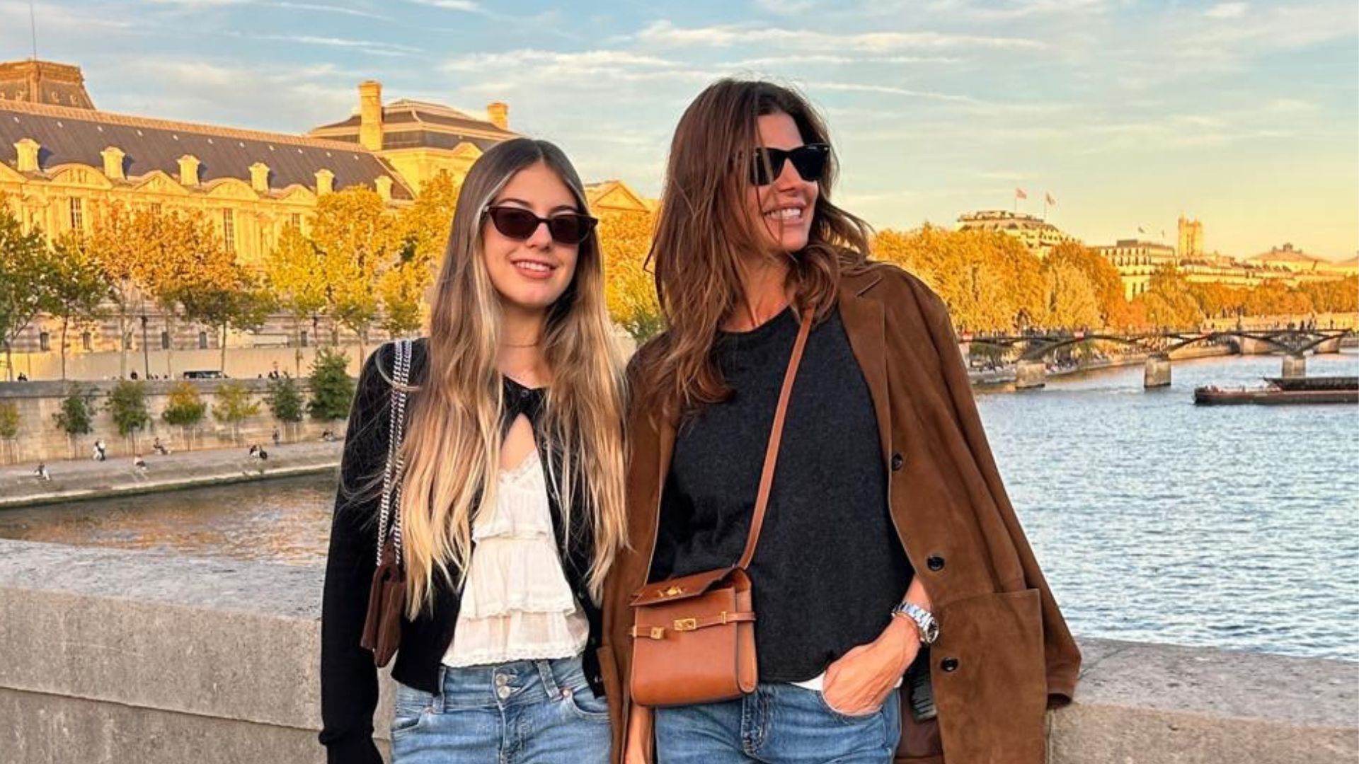 Especial Día de la Madre: los looks cómplices de Juliana Awada y Antonia Macri en París