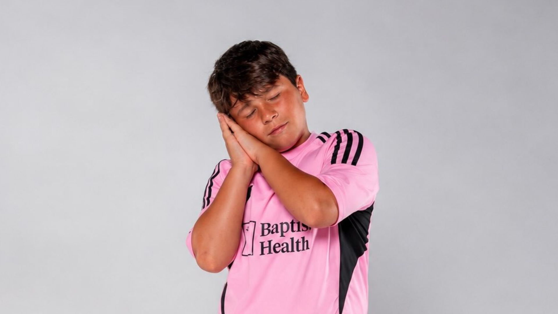 Ni una foto seria: las desopilantes fotos de Mateo Messi que causan furor en el Inter Miami