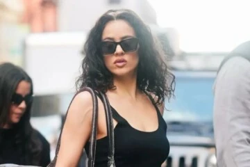 Rosalía maximalismo-look XXXL