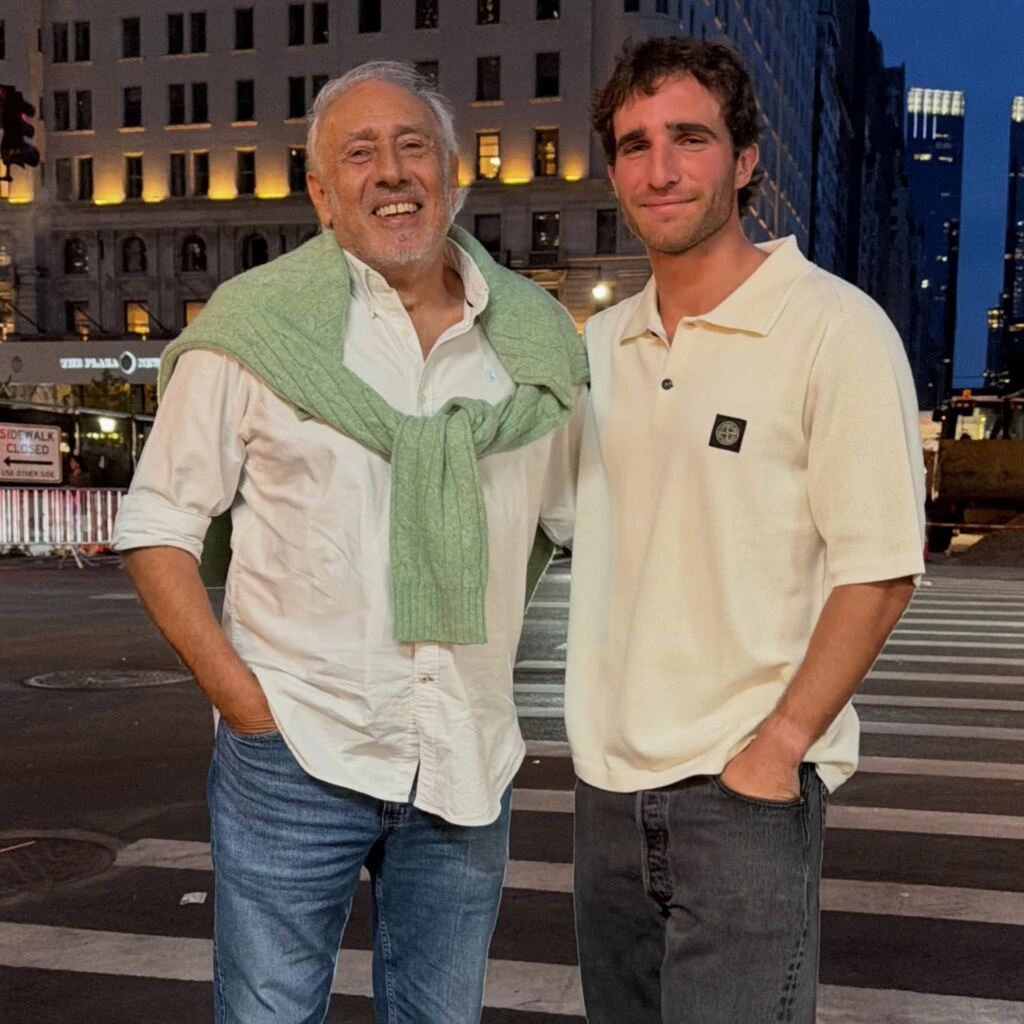 Valentín Yankelevich con su abuelo Gustavo. (Instagram)