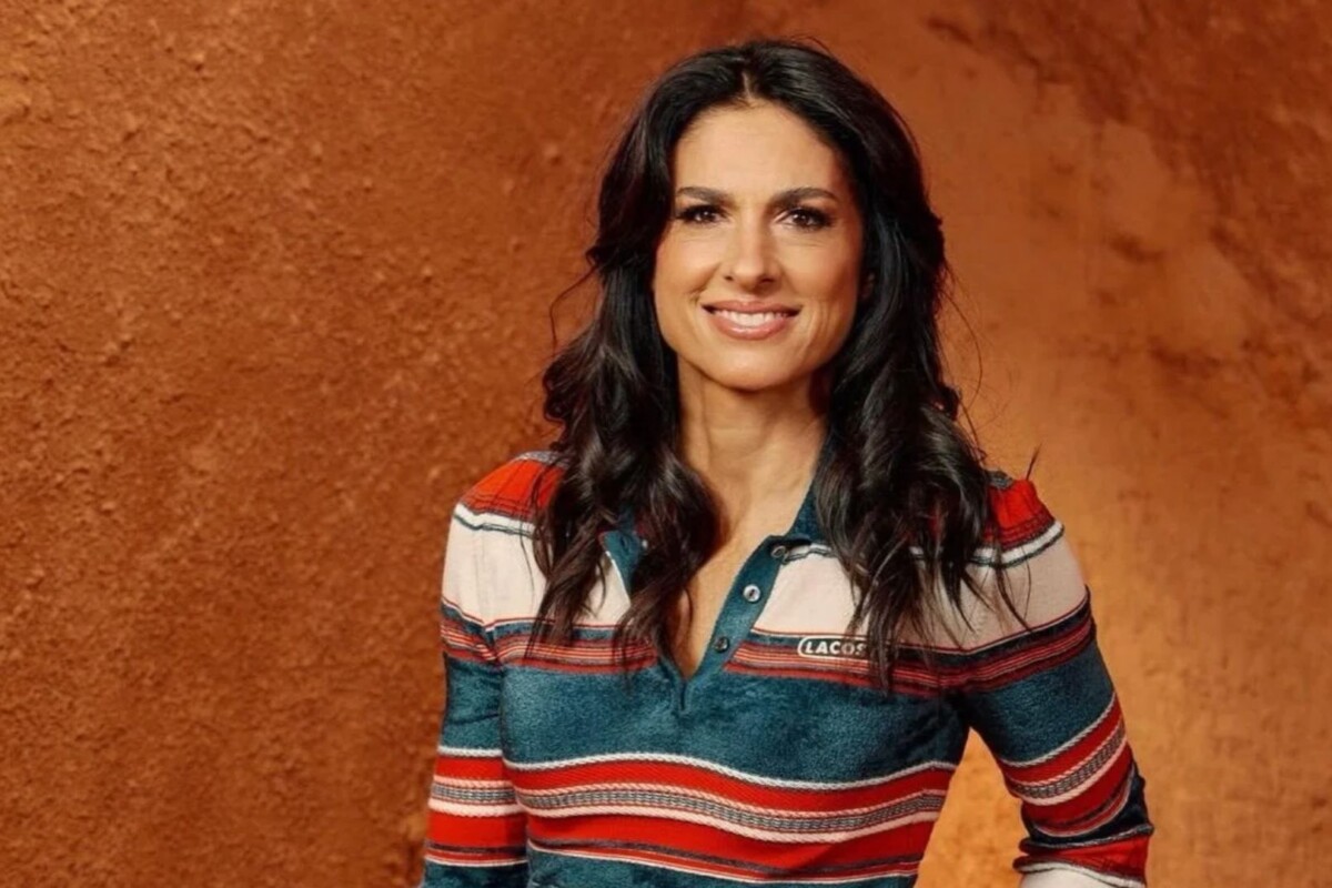 Gabriela Sabatini marcó tendencia en el Paris Fashion Week: las fotos de su sofisticado look retro