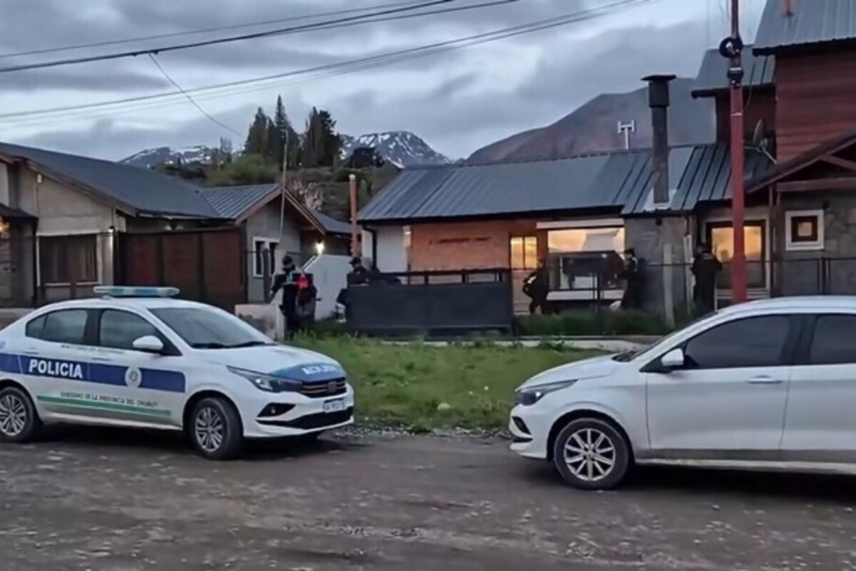 Horror en Esquel: un hombre tenía secuestrada a su esposa y a sus hijos en "estado de vulnerabilidad extrema y desnutrición"