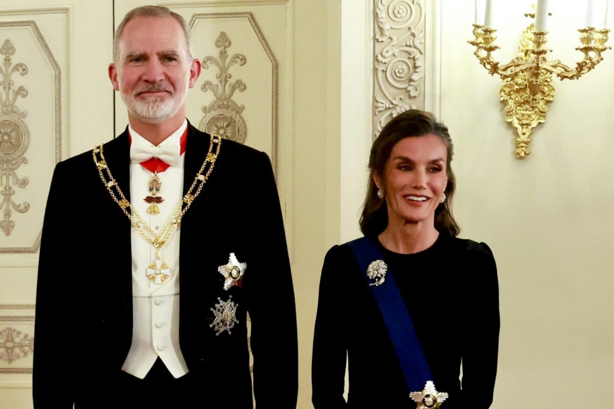 No se aguantó: la Reina Letizia se tentó al escuchar hablar al rey Felipe en finés