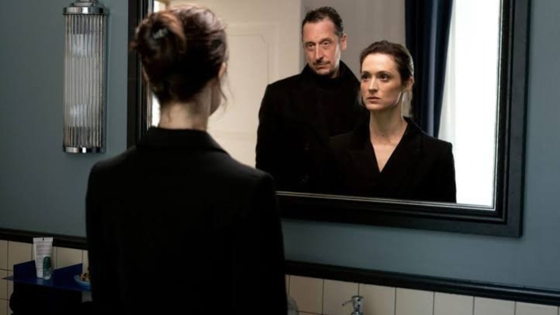 Está en Netflix, tiene 6 episodios y es el thriller psicológico donde una escritora convierte su libro en una trampa