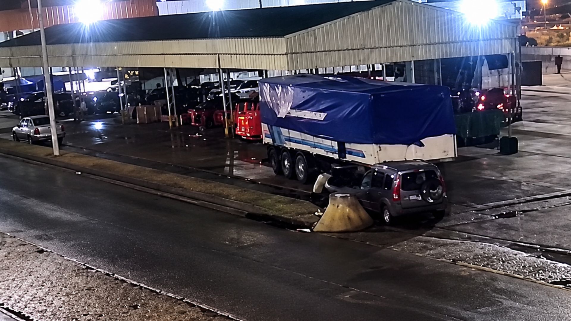 Quién era la mujer que intentó detener un acoplado con las manos y murió aplastada en el Mercado Central